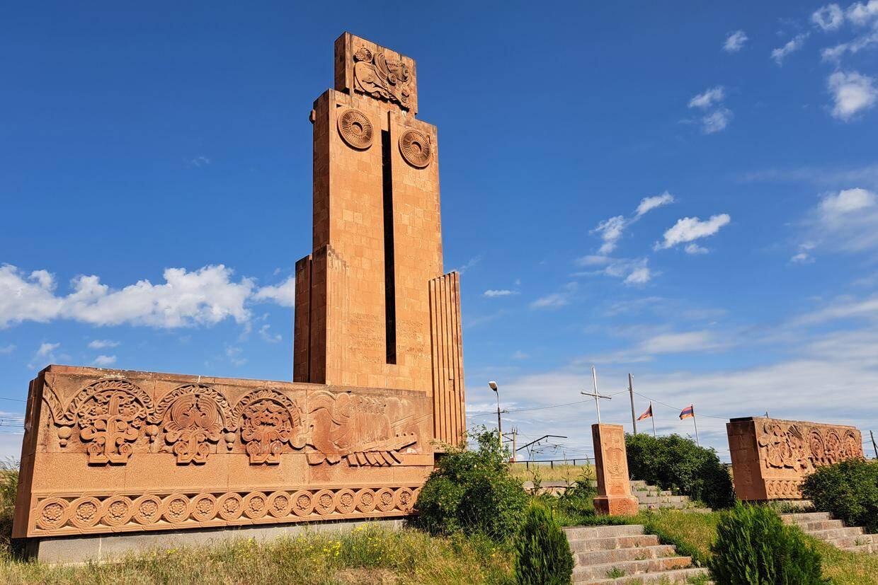 Eines der vielen Monumente in Armenien