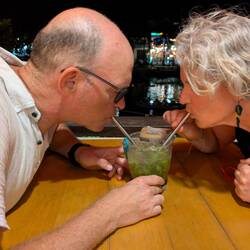 Nach dem Shoppen mussten wir uns den Cocktail aus Budgetgründen teilen