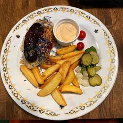 Blutwurst mit Sauerkraut und Kartoffeln