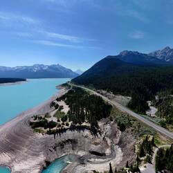 Le retour du drone... illégal... on attendra le Yukon pour plus de photos.