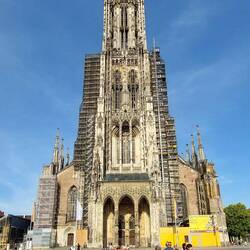 Das Ulmer Münster hat mit 161 m den höchsten Kirchturm der Welt
