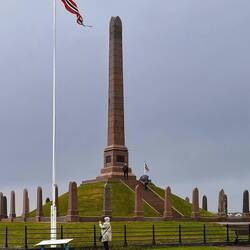 Denkmal an der Begräbnisstelle von Harald Schönhaar, dem ersten König von Norwegen