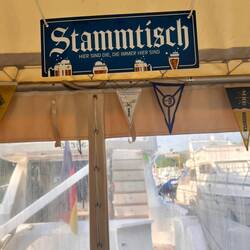 Yachtclub Rheinlache Stammtisch, "hier sind die, die immer hier sind"