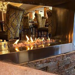 Ein Feuerchen muss sein! Die Heizwirkung ist begrenzt, aber es qualmt nicht und doch Wellness.