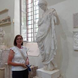 Aphrodite links und rechts