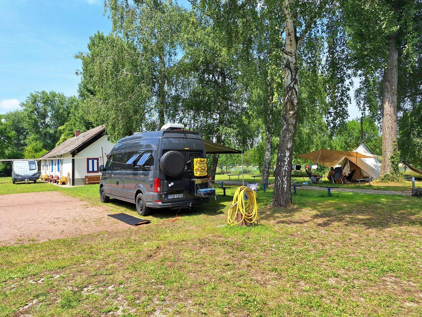 Wir sind die Zweiten auf dem PGL-Gelände