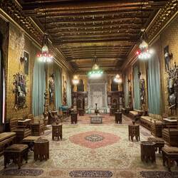 Es hat 160 Zimmer in verschiedenen Stilrichtungen. Hier maurisch.