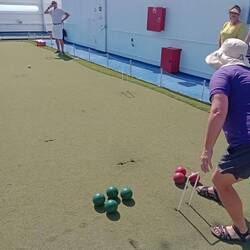 Oliver in bocce mode