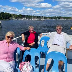 Beate, Christine und André auf dem Sonnendeck