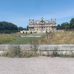 Le château mais de l'autre côté
