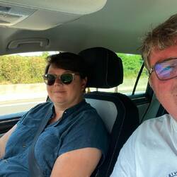Wir zwei fahren irgendwo hin!