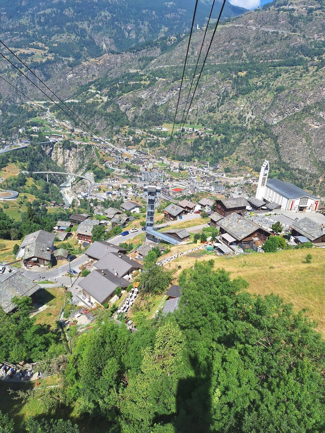 Vo Gspon mit dr Seilbahn nach Staldenried- Stalden Saas