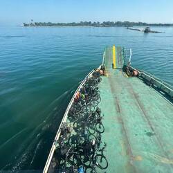 Auf der zweiten Fähre zum Lido.