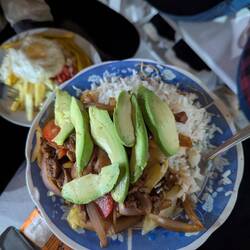 Essen im San Pedro Markt, 2-3€