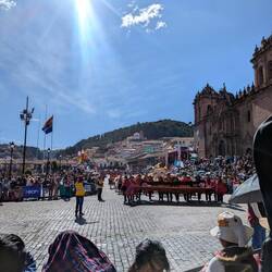 Zug auf Plaza de Armas
