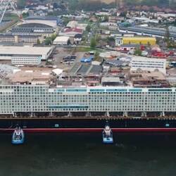 In Wismar wird momentan die "Disney Adventure" fertiggestellt, eines der größten Kreuzfahrtschiffe.