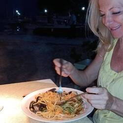 .. und grandiose Linguini FruttiDiMare🍝🦀🦐🍤 in der Taverne Ageri am Hafen von Frikes