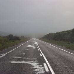 Begleitet von Regen und Nebel geht es zurück...