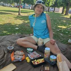 On pense au couteau à arbre /beurre de Luce et la fourchette du kit bento de Lou perdus sur la route