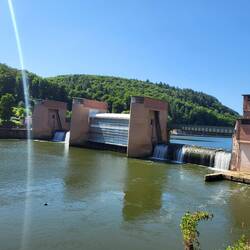 Der Neckar ist schon lange schiffbar und immer wieder aufgestaut.