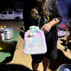 Die Jugend tritt mit eigenen Wärmflaschen Kreationen ins Rampenlicht. Isch des nit süß?!