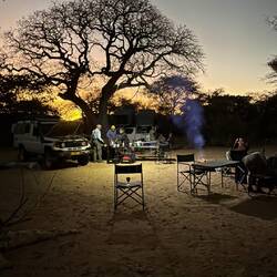 Nacht 8-stündiger Fahrt wiede back to the roots: Wintercamping in Botswana.