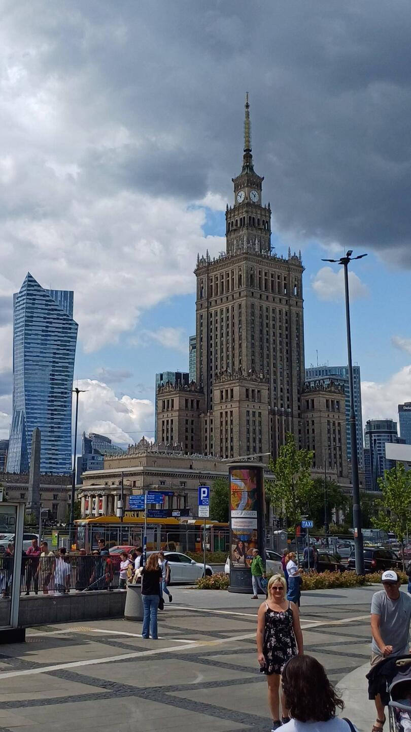 man kann sich kaum vorstellen, dass die Stadt komlett zerstört und wieder aufgebaut wurde
