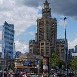 man kann sich kaum vorstellen, dass die Stadt komlett zerstört und wieder aufgebaut wurde