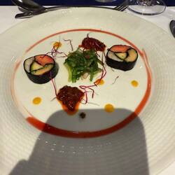 Seaweed salad with saffron Mayonaisse