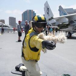Go, das Zeichen zum Abheben. Da verliert selbst Horst den Halt :)