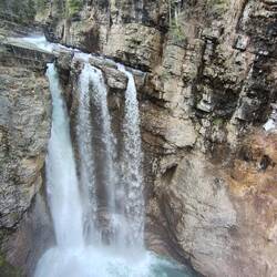 ... zu den Upper Falls ...