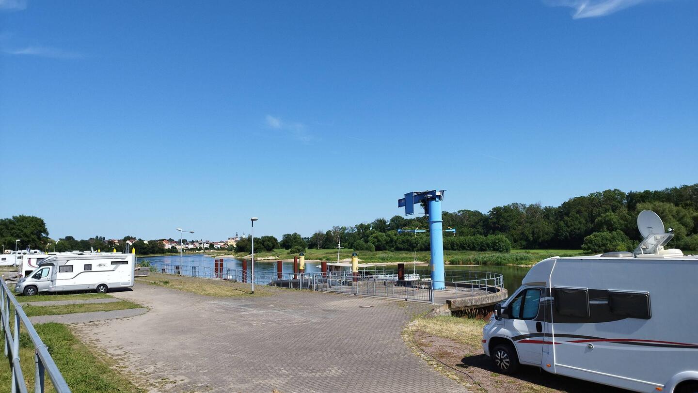 Blick vom Womo auf die Elbe