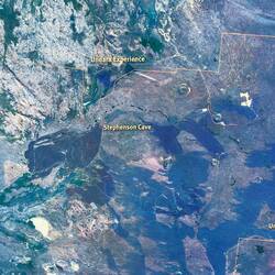 Die Stellen wo die Lavapipes eingebrochen sind -> wie gestrichelte grüne Straße