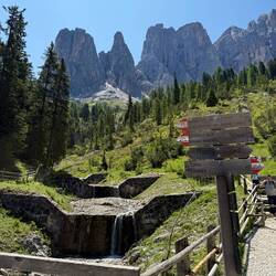 We followed the signs to stay on our route- there were many options!