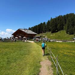 Approaching one of the rifugios