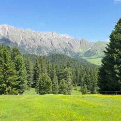 Video view of the moutains, surrounding area, and nearby Rifugio