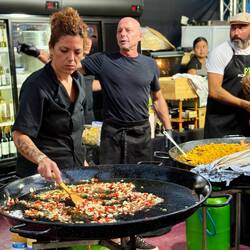 Paella wird frisch gemacht