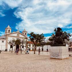 „Praça Infante Dom Henrique“