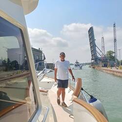 In Bob we trust. Our local Welland expert assisting us.