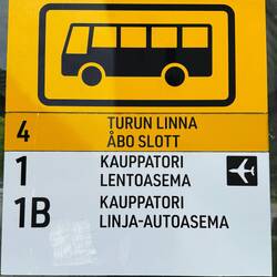Alles ist zweisprachig angeschrieben, Finnisch und Schwedisch