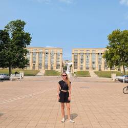 Weiter Platz