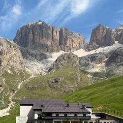 Gondala goes up to the plateau from here