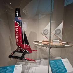 Comparing Maori original boats with the catamaran tht won the world cup...Emirates of 0course!🤣
