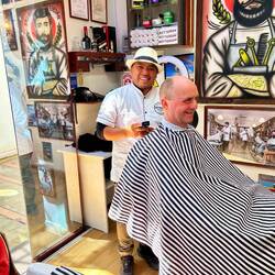 beim barber shop Rotterdam in Miraflores