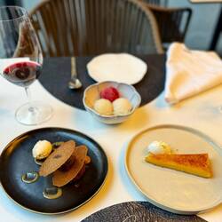 Die planmäßigen Desserts (eigentl. zum Teilen 😅) für Max und Sorbet für mich 😋