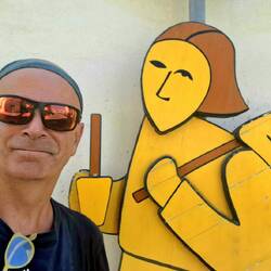 Het pelgrimmannetje van de Via Francigena is overal.