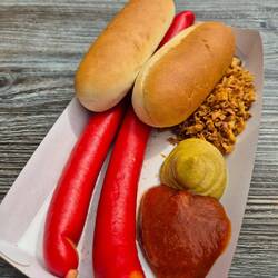 Dazu isst man rote Wurst...(also Hotdog)