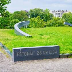 Denkmal zum Estonia-Unfall, eine unterbrochene Lebenslinie