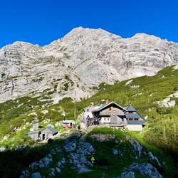 Ein letzter Blick zurück auf die stark frequentierte Heß Hütte, bevor..