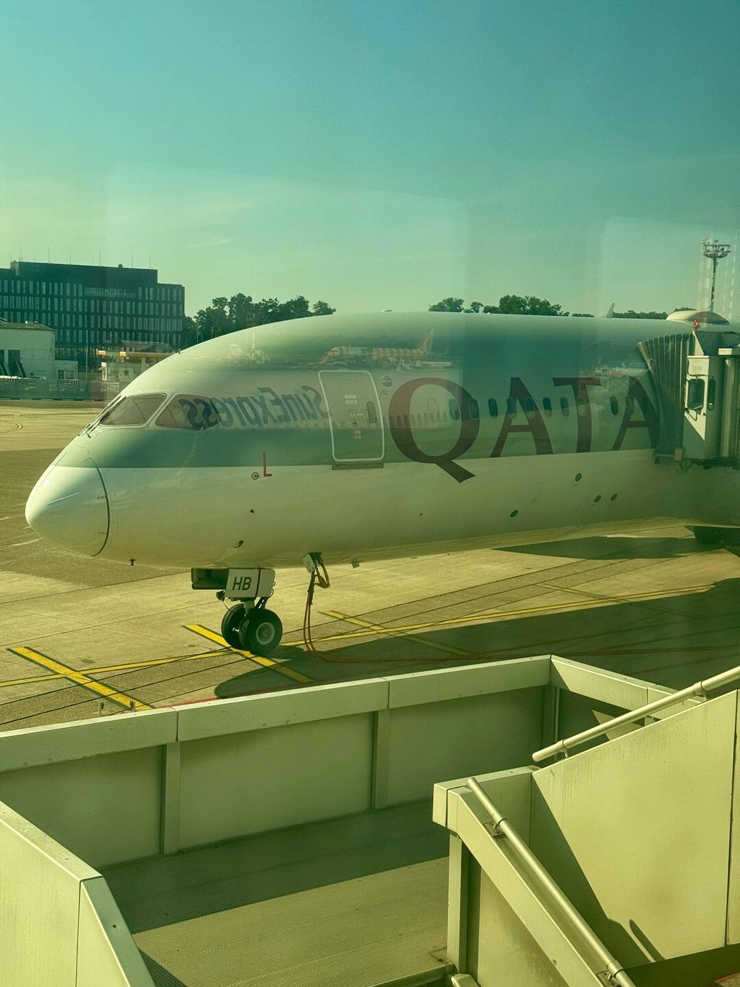 Da ist er. Mein fast leerer Flieger. MEINER